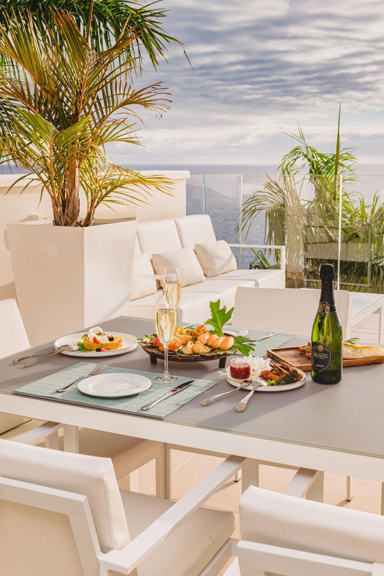 Grand Horizon Luxury Boutique Apartments Puerto Rico  Ngoại thất bức ảnh