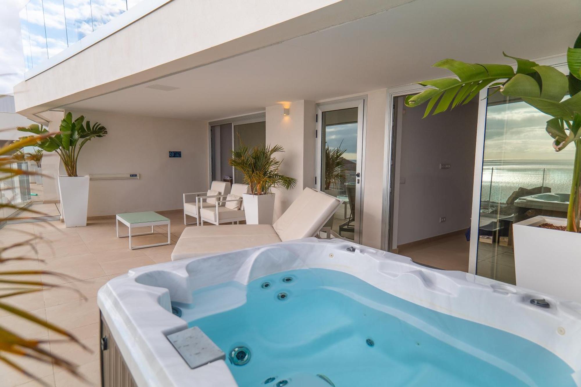 Grand Horizon Luxury Boutique Apartments Puerto Rico  Ngoại thất bức ảnh