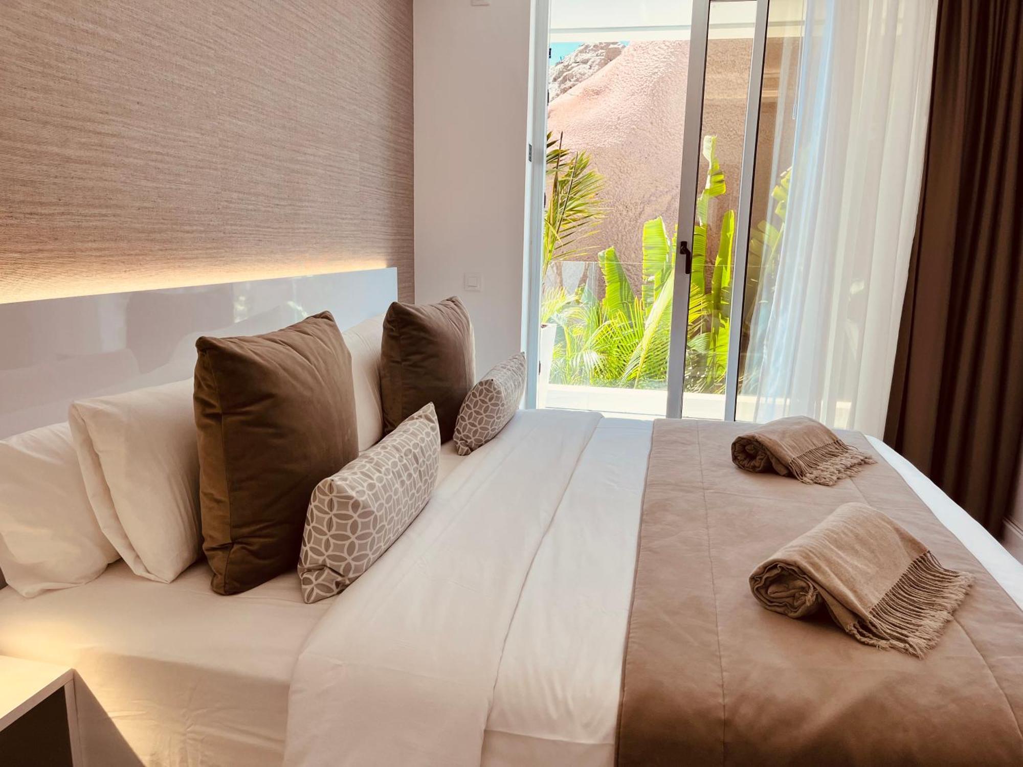 Grand Horizon Luxury Boutique Apartments Puerto Rico  Phòng bức ảnh